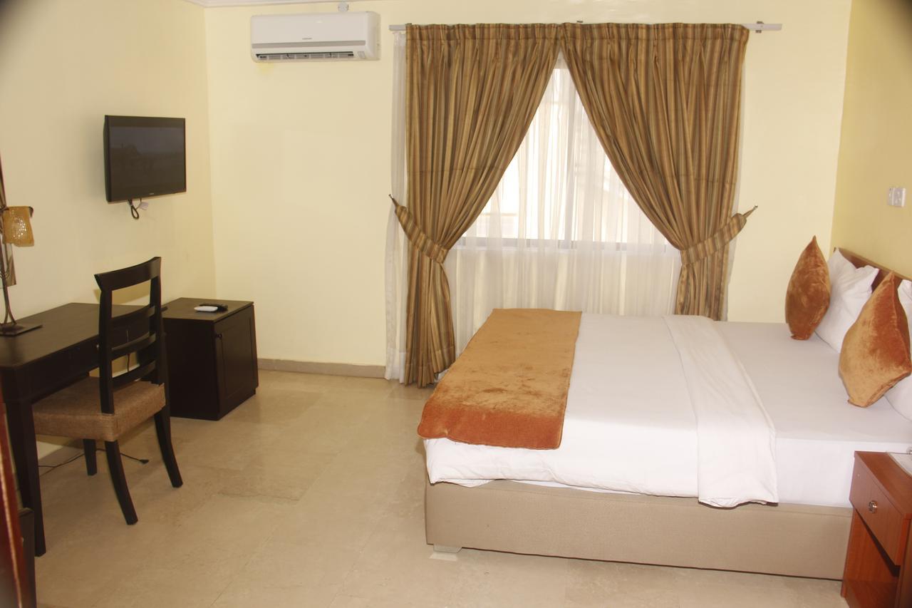 Crown Cottage Hotel อีเคจา ภายนอก รูปภาพ